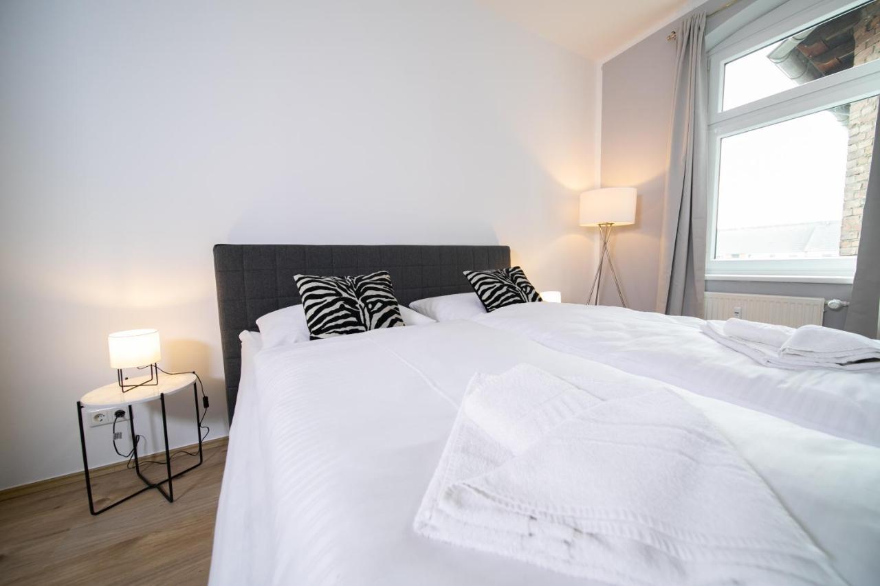 Favorite Stays - Suite And More - Kitchen Neuss Exterior photo
